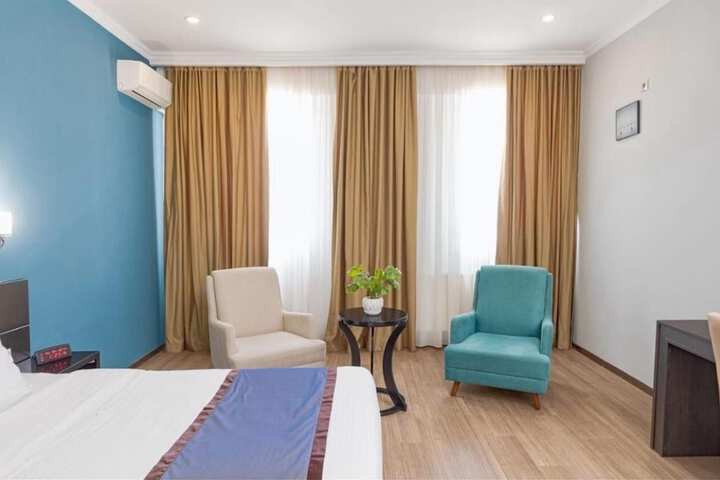 Room 8 of 22