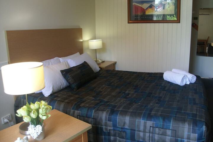 Room 4 of 22