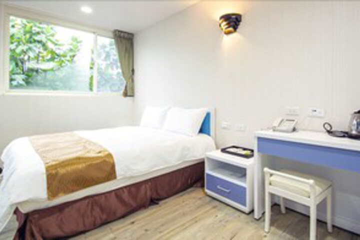 Room 16 of 39
