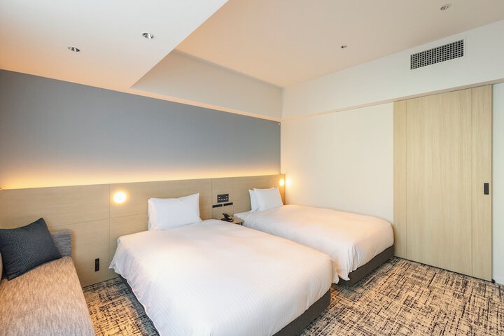 Room 15 of 53