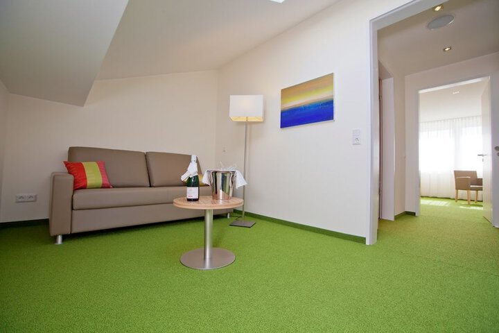 Room 34 of 47