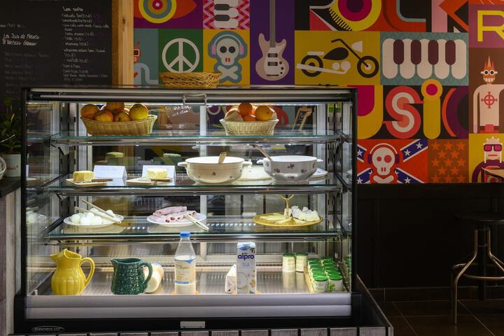 Breakfast area