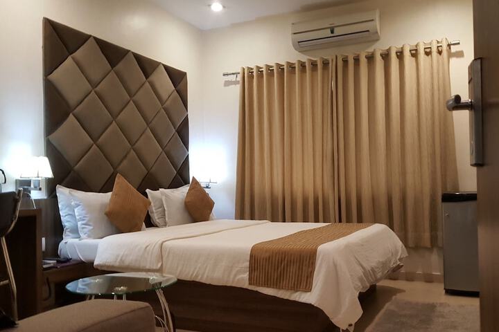 Room 17 of 23