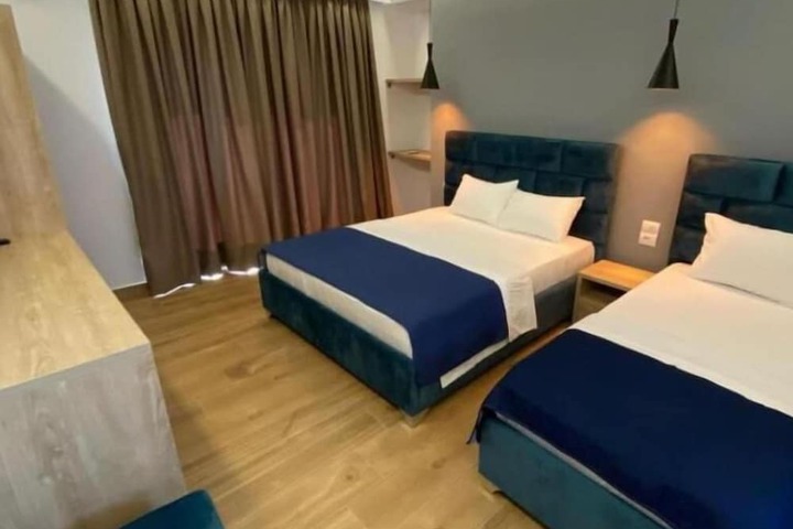 Room 7 of 24