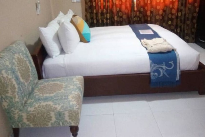 Room 4 of 17