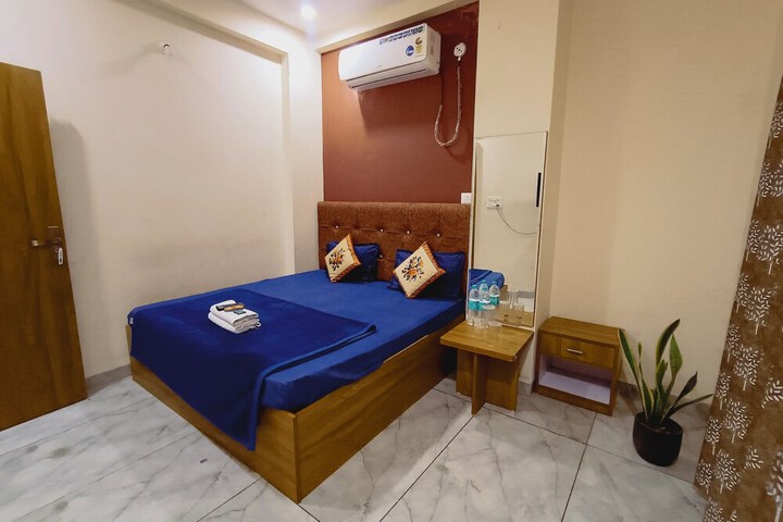 Room 32 of 62