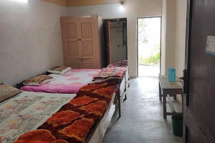 Room 5 of 13