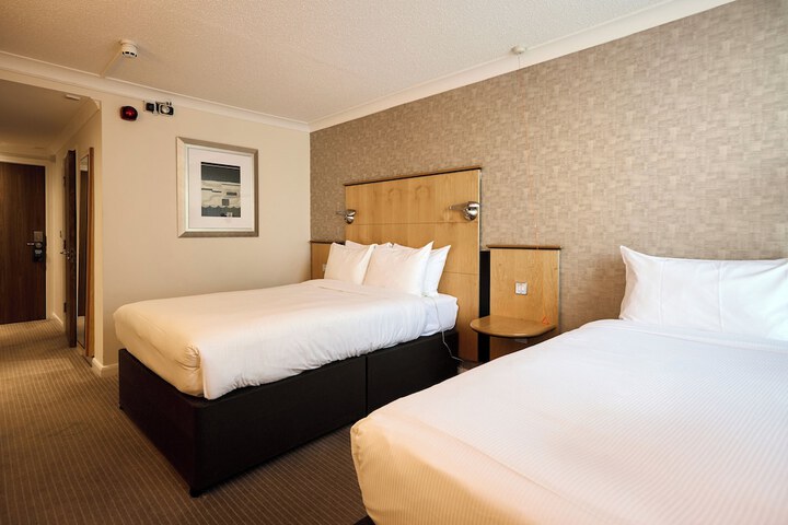 Room 85 of 292