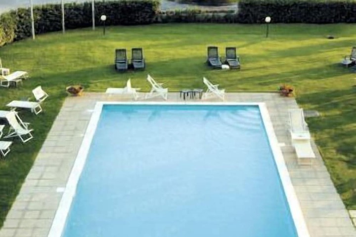 Pool 17 of 31