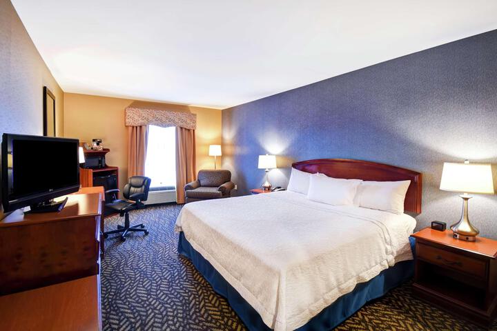 1 King Bed (9 of 12)