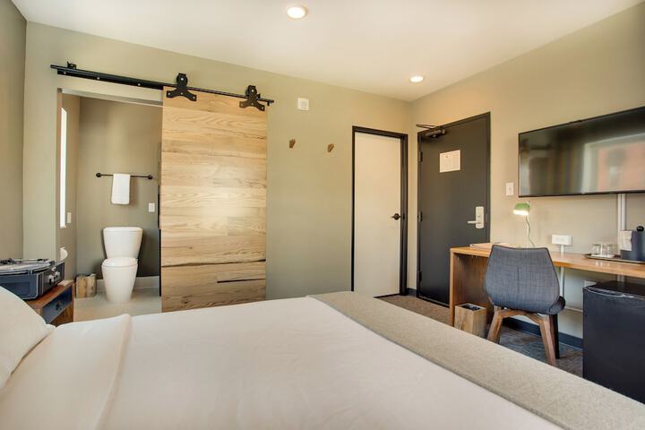 Room 20 of 84