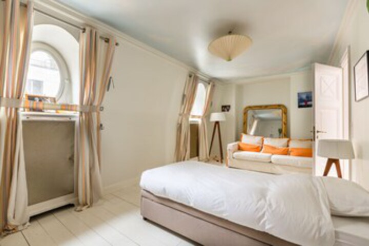Room 18 of 35