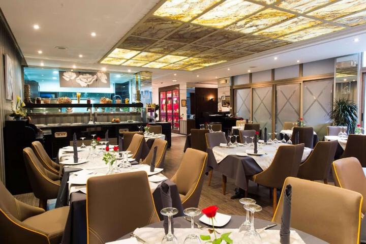 Dining Photos