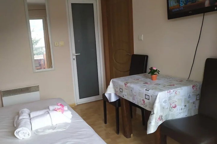 Room 2 of 19