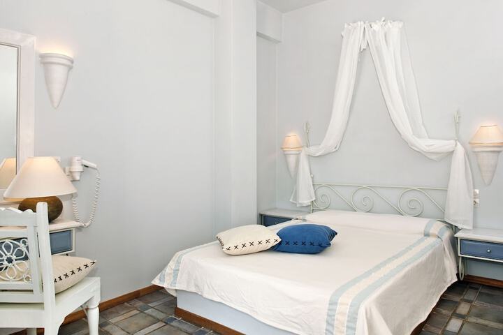 Room 3 of 26