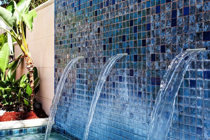 Pool waterfall