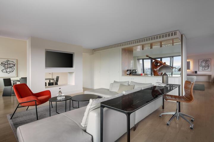 Room 51 of 126