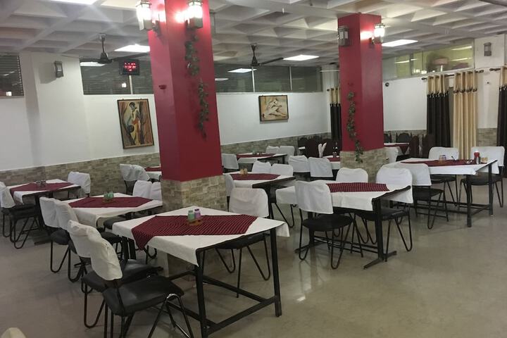 Dining 5 of 25