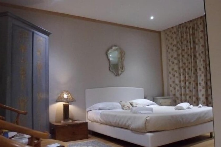 Room 10 of 88
