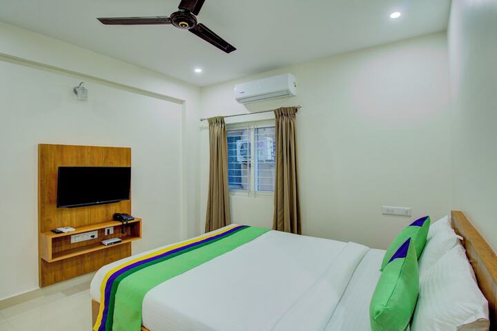 Room 11 of 29