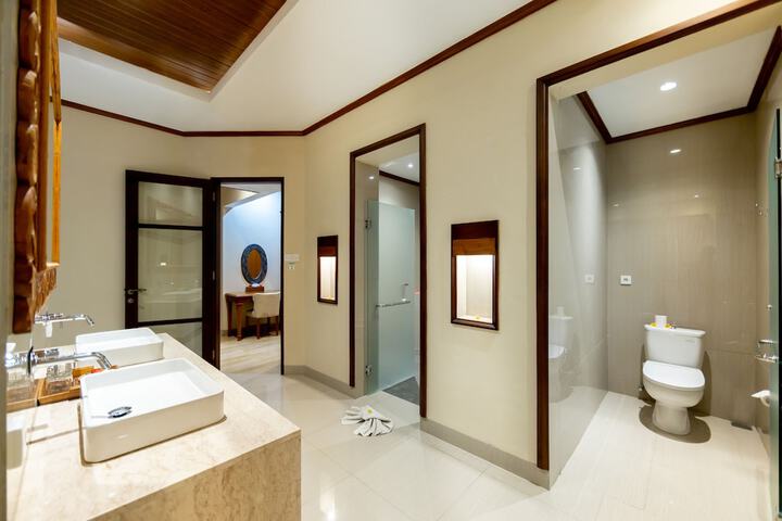 Room 17 of 48