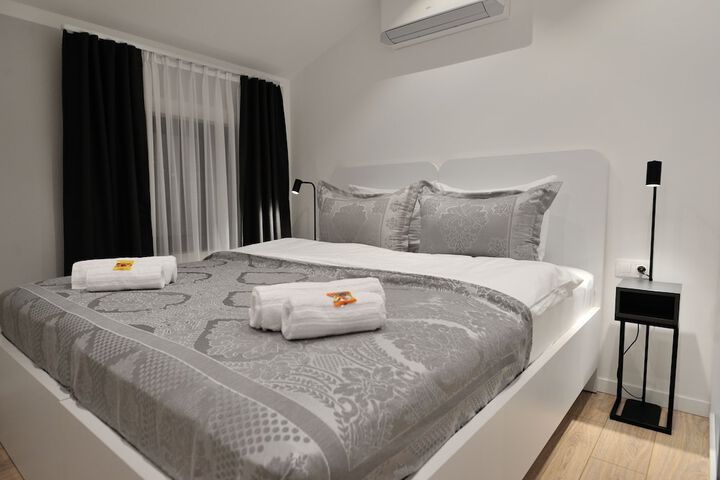 Room 8 of 67