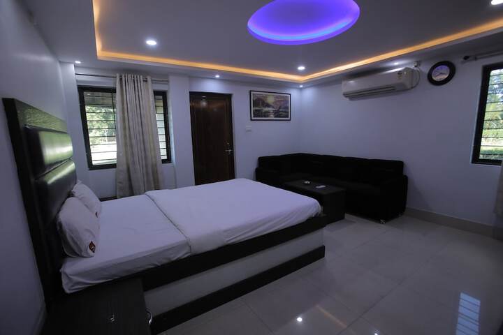 Room 7 of 11