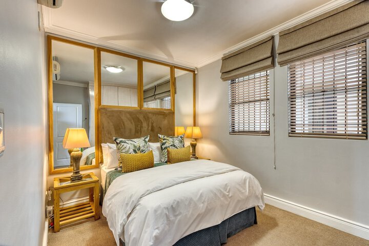 Room 6 of 22