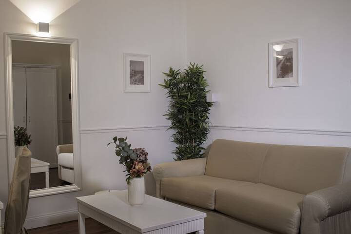 Room 8 of 34