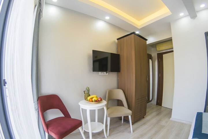 Room 15 of 98