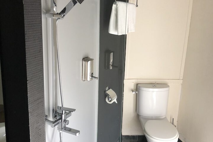 Room 15 of 26