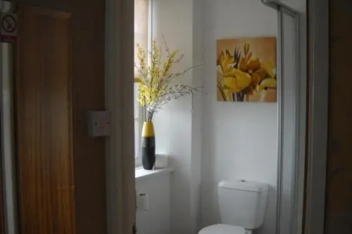 Room 10 of 15
