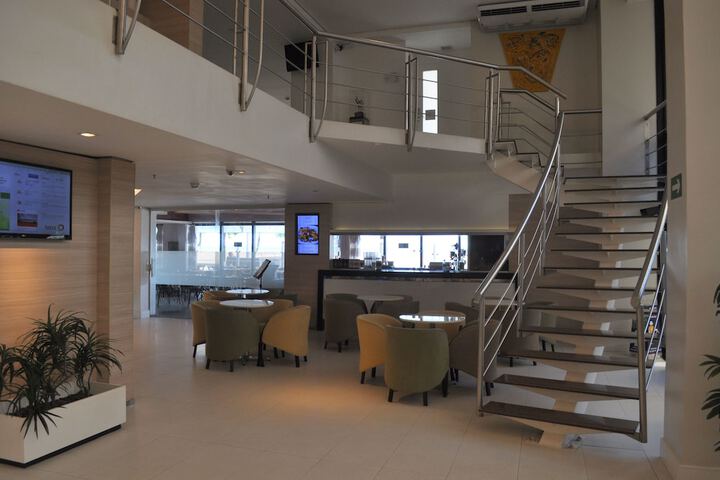 Lounge 95 of 137