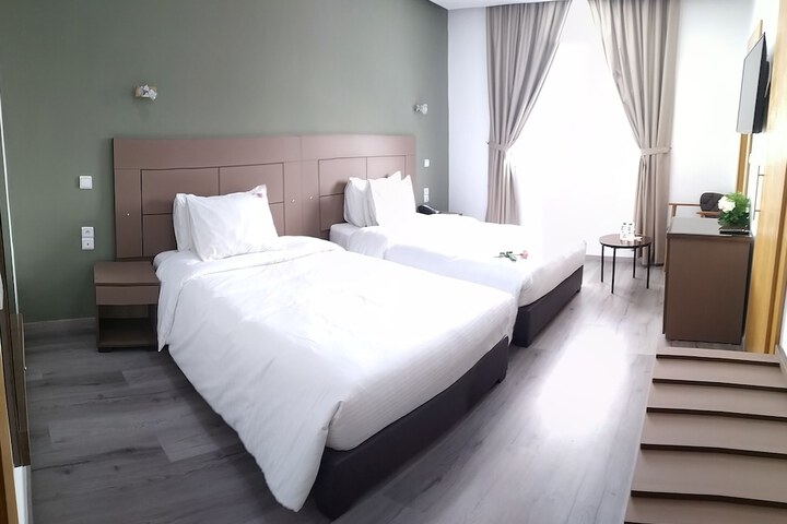 Room 5 of 31