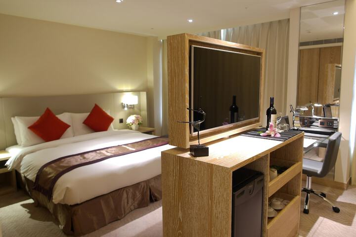Room 11 of 44