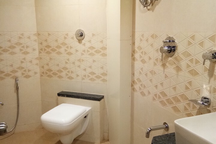 Room 10 of 25