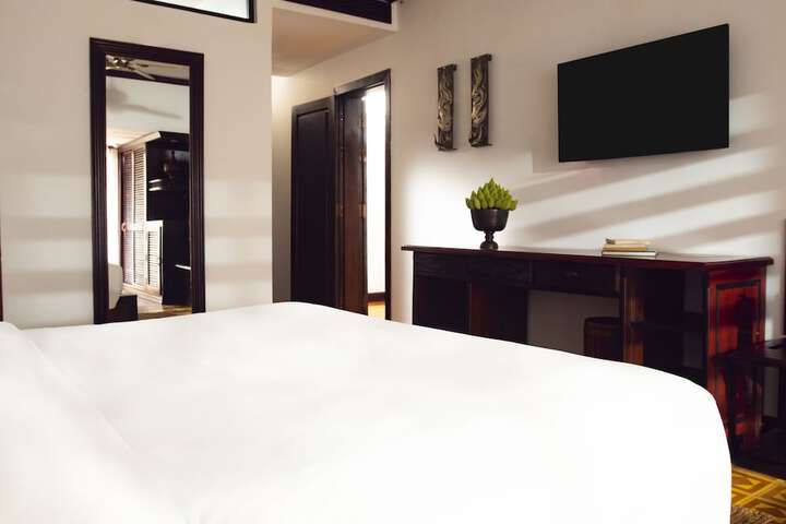 Room 33 of 116