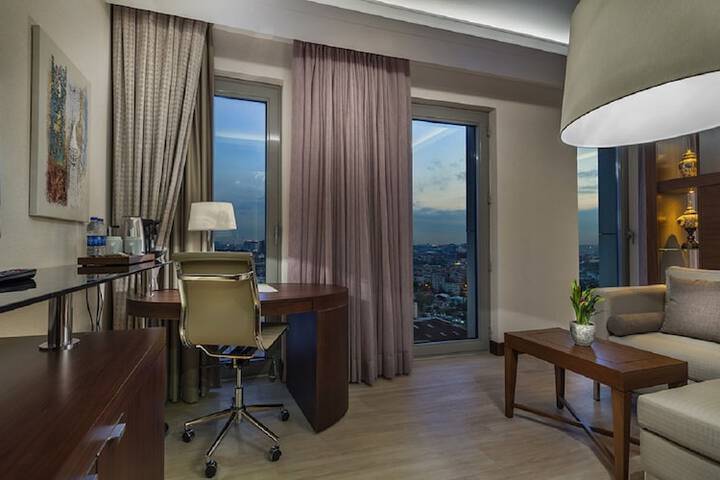Room 30 of 64