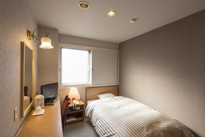 Room 10 of 36