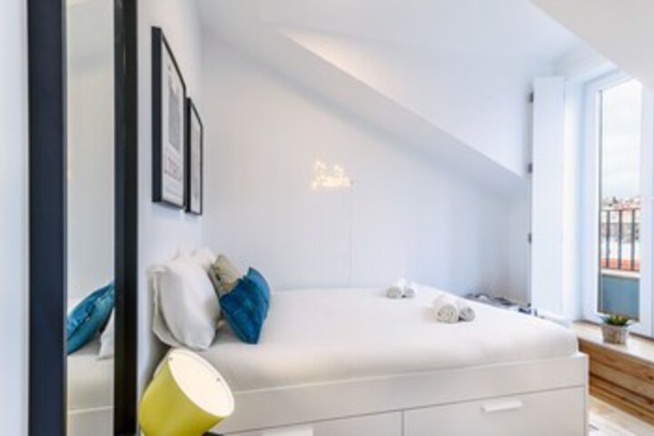 Room 16 of 18