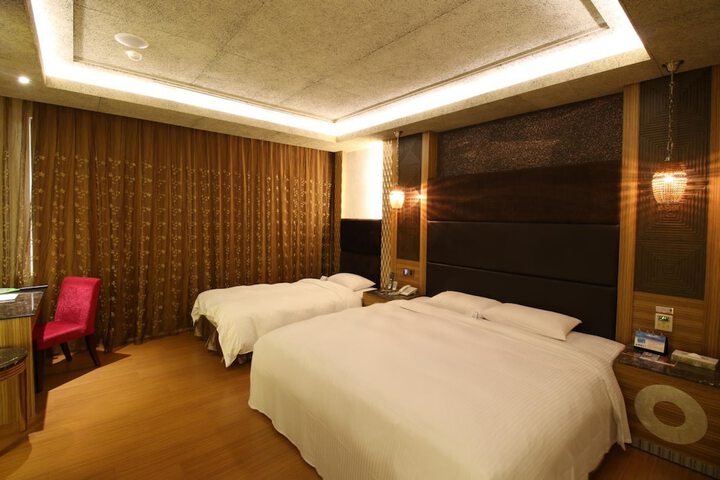 Room 16 of 51