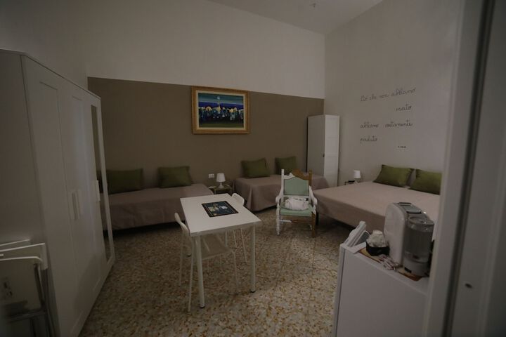 Room 11 of 36