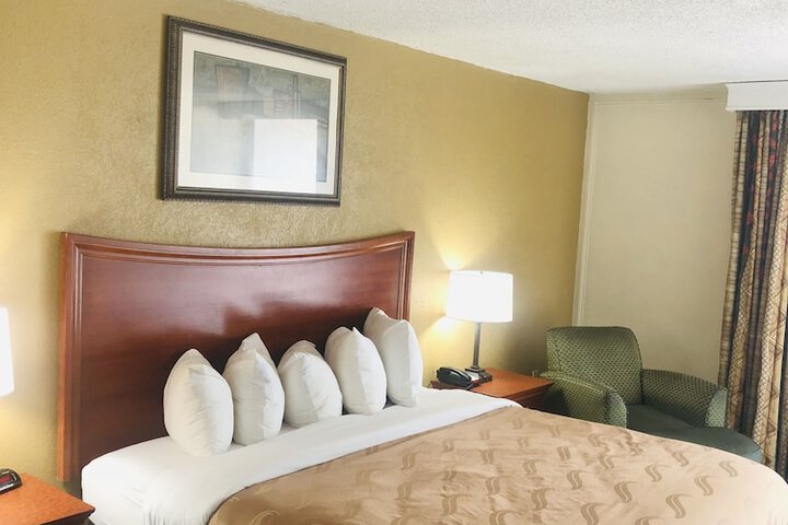 Standard | King Bed (7 of 10)