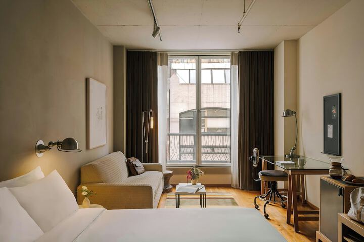 Room 16 of 71