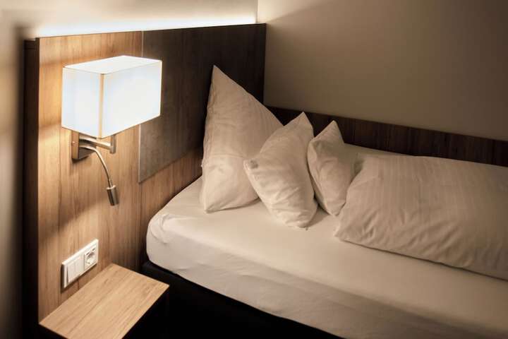 Room 9 of 29