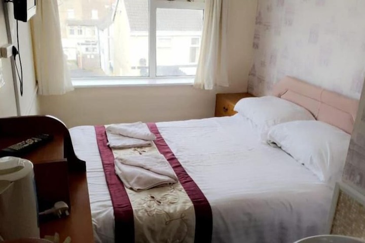 Room 14 of 156