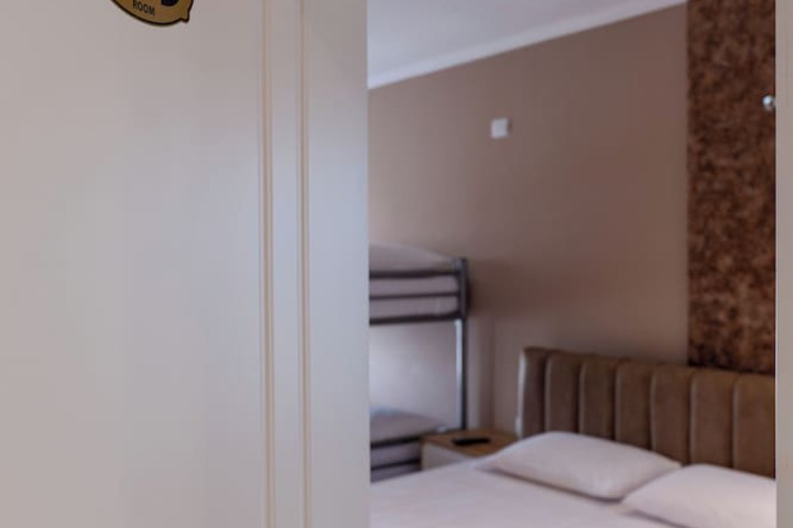 Room 22 of 129