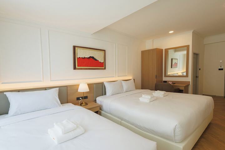 Room 27 of 54