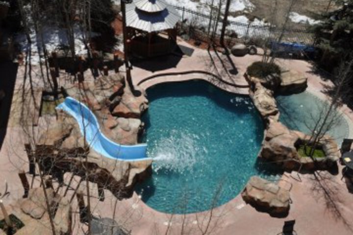 Pool 43 of 77
