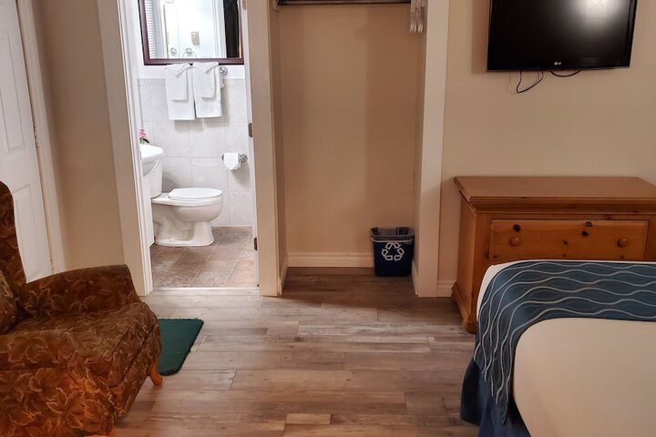 Room 85 of 181